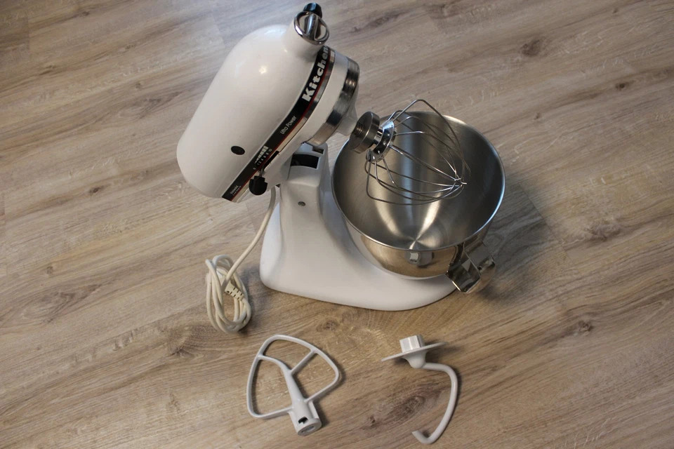 Kitchen Aid ULTRA POWER 300Watt Weiß 5KSM90EWH 220-240Volt  Neues Zubehör! - Bild 1 von 4