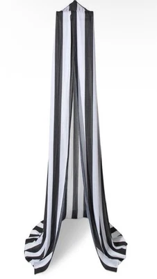 Toldo de cama Pillowfort blanco y negro con rayas de rugby Foto 1 de 4