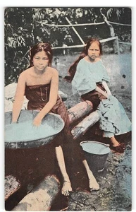 Filipina Women Washing Clothes, Philippines Manila 1910s Antique Postcard - Picture 1 of 2
