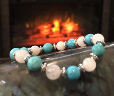 Natural stone blue howlite and moonstone bead bracelet  Foto 1 de 3