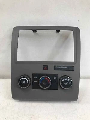 Control de temperatura con bisel gris 22969802 para Chevrolet Traverse 2013-2017 Foto 1 de 4