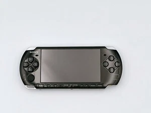 Sony PSP 3000 Console Piano Nero Giappone Giochi Region Free Testata Leggi bene - Foto 1 di 13