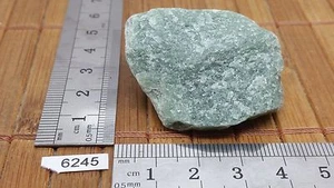Quartz vert pierre brute mineraux lithotherapie esoterisme collection reiki brut - Picture 1 of 1