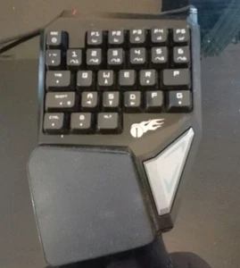 PROFESSIONAL SINGLE-HANDED MECHANICAL GAMING KEYBOARD (1 BY ONE) - Picture 1 of 3