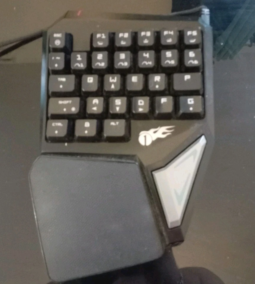 PROFESSIONAL SINGLE-HANDED MECHANICAL GAMING KEYBOARD (1 BY ONE) - Image 1 of 3
