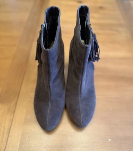 Anne Klein Botines "Caroline" Mujer 9M Marrón Gamuza Borla y Cremallera Lateral Chic - Imagen 1 de 11