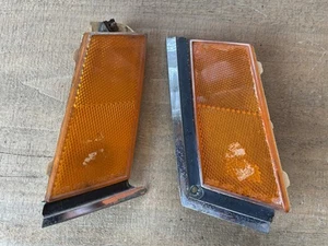1981 - 1983 Buick side marker light set - broken - for parts only {19-172} - Picture 1 of 8
