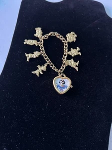 Walt Disney Snow White & The Seven Dwarfs Timex Gold Tone Charm Bracelet Watch - Picture 1 of 13