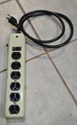 Tira de 6 salidas de madera vintage supresión de sobretensiones - extensión de protección completa Foto 1 de 4