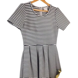 LuLaRoe Amelia L Dress Black White Spun Polyester Pockets Zipper Womens Size - Picture 1 of 6