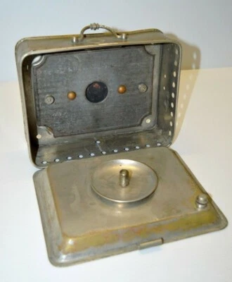 -ANCIENNE CHAUFFERETTE  à ALCOOL LA FRILEUSE CAVAILLE laiton argenté collection - Photo 1/4