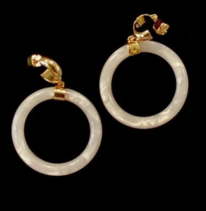 ๐ KATE SPADE BOTANICAL GARDEN RESIN HOOP EARRINGS- WHITE- NEW ON CARD! - Picture 1 of 5