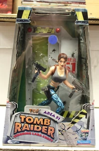 Playmates Tomb Raider LARA CROFT in Area 51 (1999) 9" Figure, NEW - Picture 1 of 4