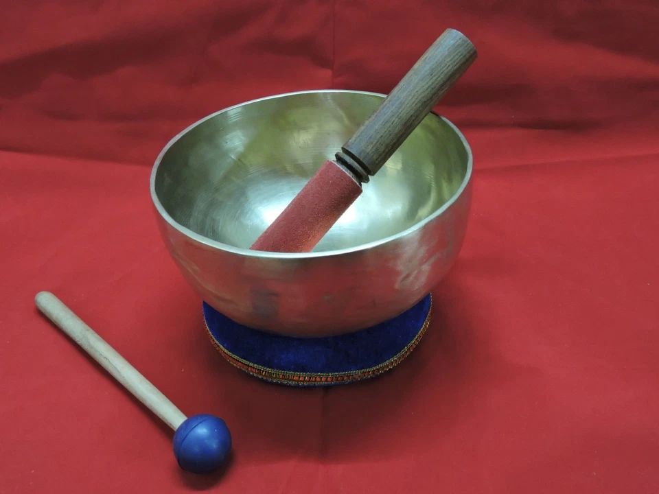 7" Hand Hammered 7 metal TIBETAN MEDITATION SINGING BOWL cushion+2 mallet FREE - Image 1 of 1