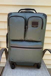 NWT TUMI FREMONT BRILEY INTERNATIONAL EXPANDABLE CARRY ON 4 WHEEL SUITCASE BAG - Picture 1 of 14
