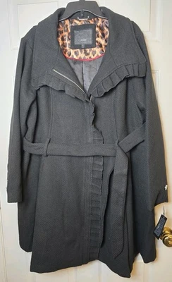 Steve Madden Plus 1X Abrigo Largo Negro con Volantes Cinturón Nuevo con Etiquetas Invierno Elegante Foto 1 de 4