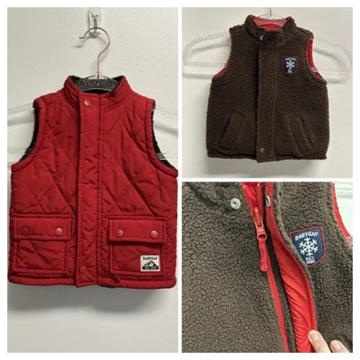 Chaleco reversible Baby Gap talla 6-12 meses rojo acolchado a marrón polar Foto 1 de 4