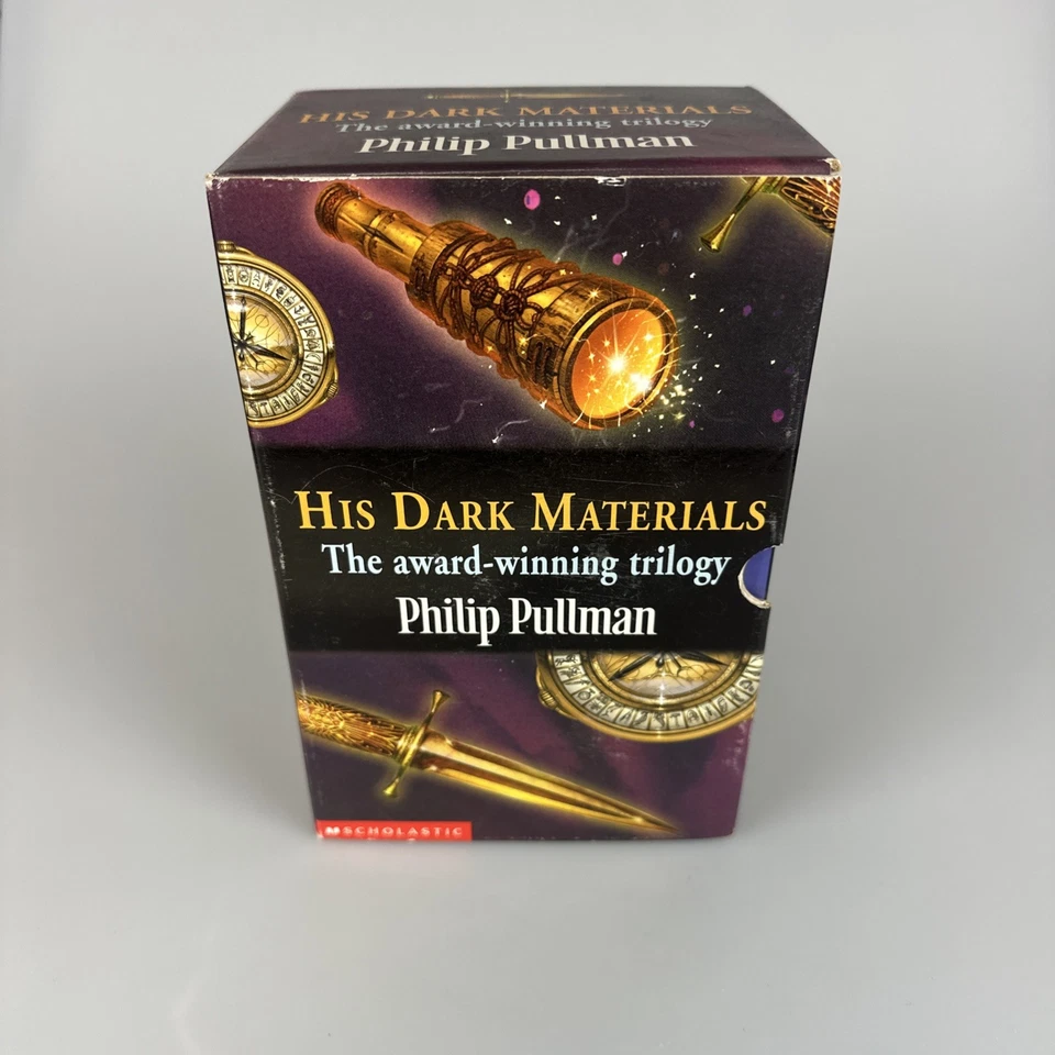 Philip Pullman 'His Dark Materials' Trilogy Paperback Box Set Slip Case - Image 1 of 3
