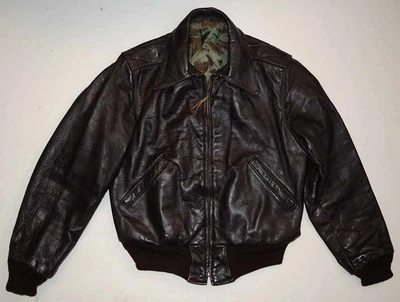 Jaqueta Bombardeiro Vintage Anos 40/50 Couro de Cavalo Pequena - Imagem 1 de 4