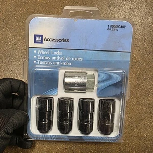 GM 14x1.5mm SILVERADO SIERRA YUKON TAHOE WHEEL LOCK KIT BLACK 09599487 84993607 - Picture 1 of 4