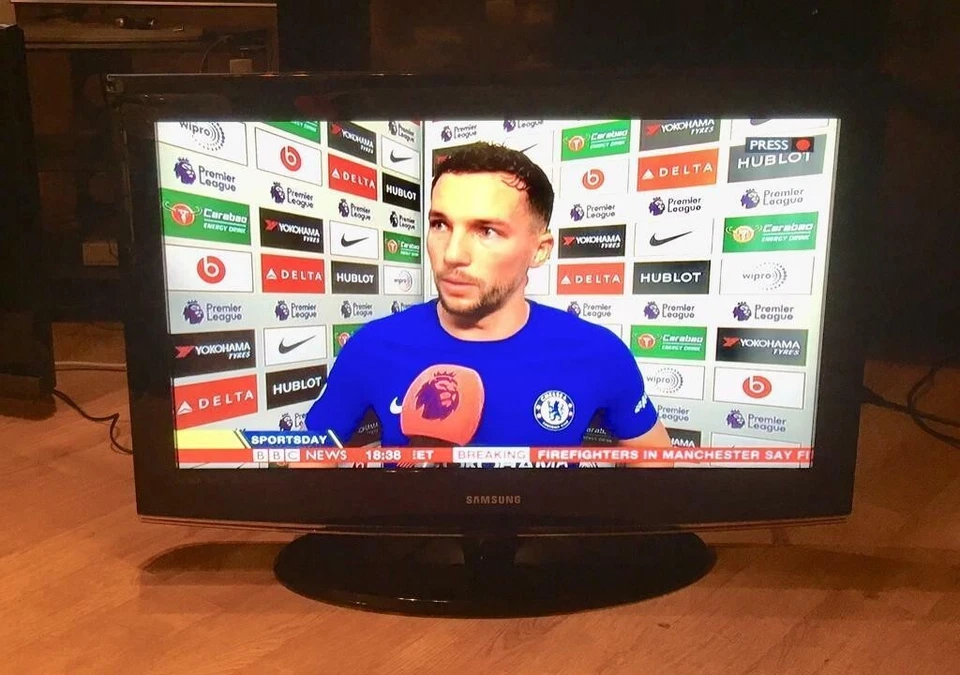 22" SAMSUNG FREEVIEW BUILT IN HD READY LCD TV  WITH ORIGINAL STAND & REMOTE CONT - Image 1 of 1