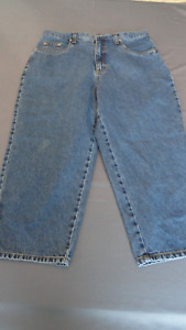 Halston Vintage Crop/Capri Jeans Denim Sz 14 35"x22" 100% Cotton Wide Leg