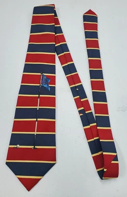 Polo Ralph Lauren gravata de seda vintage listrada vermelha/azul com bandeira de golfe com crista 56,5 L x 4 W - Imagem 1 de 4