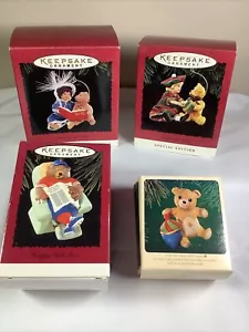 KONVOLUT PUNZE ANDENKEN TEDDYBÄR WEIHNACHTEN FIGUREN ORNAMENTE NEU IM KARTON 622 - Bild 1 von 8