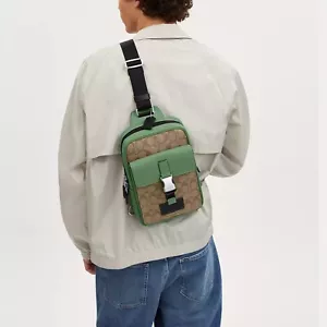 NWT Coach CR268 Track Pack In Colorblock Signature Canvas Calf Leather $395 - Picture 1 of 15