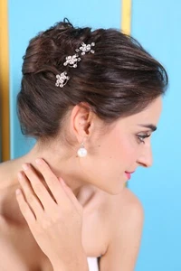 HBH Brautmode I Curies Brautschmuck Hochzeit mit Straß / Blume- diverse Modelle - Bild 1 von 16