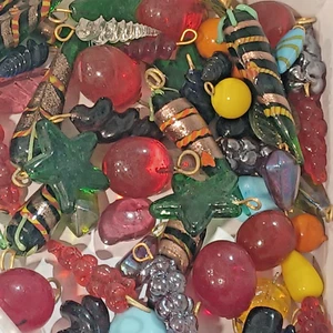 12x Gross Medium GLAS CHARMS SET PERLE VIELE TROPFEN BÄNGELN PERLEN SCHMUCKHERSTELLUNG - Bild 1 von 2