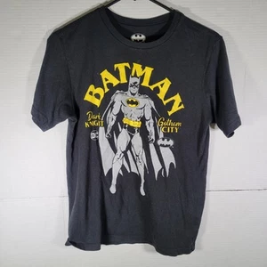DC Comics Batman Dark Knight T-Shirt Boys XL 14/16 - Picture 1 of 4