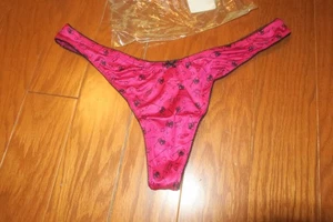 S ❤️ VICTORIA'S SECRET HEARTS TANGA ❤️ SUPER STRETCH ❤️ SATIN GLANZ ❤️ TRAUMENGEL - Bild 1 von 2