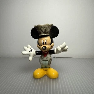 Disney Mickey Mouse como conductor de tren figura de 3 pulgadas adorno de pastel - Imagen 1 de 3