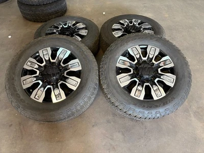 Juego de llantas usadas '11-'25 GMC Sierra 2500 3500 Denali Ultimate neumáticos 275/65R20 LT Foto 1 de 4