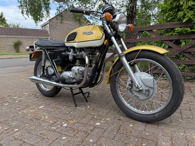 Classic Triumph Bonneville - Image 1 of 4