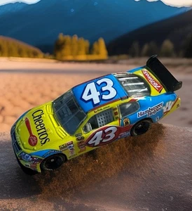 1/64 Nascar Diecast, Bobby Labonte #43, Cheerios, 2008, COT - Picture 1 of 2