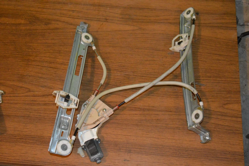 00-06 MOTOR REGULADOR VENTANA ELÉCTRICA LADO PASAJERO DELANTERO DERECHO MAZDA MPV Foto 1 de 1