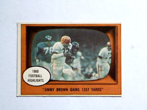 BEAUTIFUL 1961 TOPPS JIMMY BROWN GAINS 1257 YARDS #77 - *NO CREASES* / EX-NMT