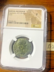 MOESIA NICOPOLIS ELAGABALUS AE25 RV ATHENA FEEDING SNAKE NGC FINE - Picture 1 of 2