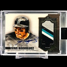 2019 TOPPS DYNASTY IVAN RODRIGUEZ HOF ON CARD AUTO GAME USED PATCH REFRACTOR /10