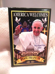 AMÉRICA DA LA BIENVENIDA A UNA VISITA DEL PAPA FRANCISCO PIN RECTANGULAR-2 1/8" X 3 1/8" - Imagen 1 de 3