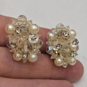 Vintage Large Crystal Bead Faux Pearl Cluster Earring Rhinestone Tips Clip On - Picture 1 of 6