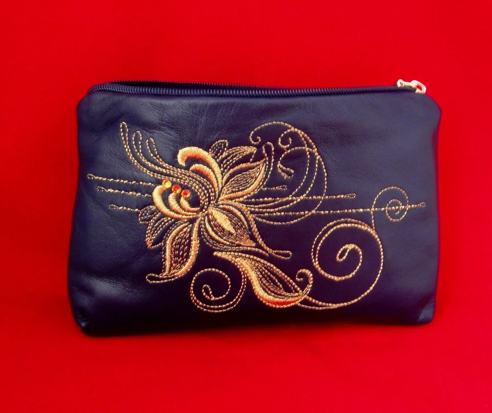 Bolso de Cosméticos de Cuero Bordado Dorado "Romance" Azul Oscuro 425-1962 Foto 1 de 1