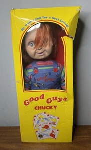 Good Guys Chucky Doll Gioco per Bambini 24" Spirit Halloween Licenza Ufficiale - Foto 1 di 11
