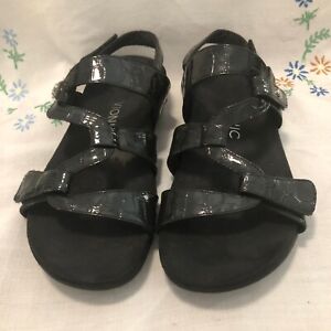 Vionic Black Sandal~USA Size 8, Adjustable to Fit Your Foot~Slightly Used