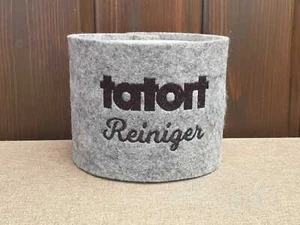 #907 Banderole »Tatort Reiniger« Toilettenpapier Klopapier Klorollen Filz - Picture 1 of 6