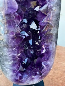 Ametista Drusa Ametista Geode SUPER vari cristalli trasparenti viola - Foto 1 di 5