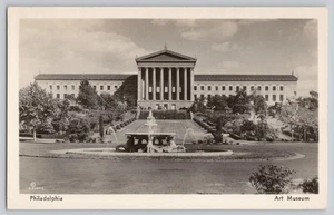 Foto real del Museo de Arte de Philadelphia Pennsylvania PA RPPC postal vintage - Imagen 1 de 2