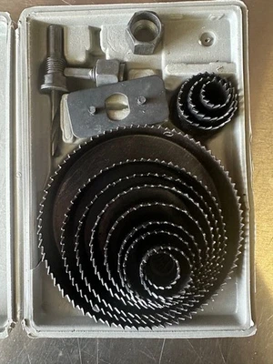 EDMBG B-Stock Hole Saw Kit 16 Pcs 3/4”-5” Full Set with Mandrels & Installation Plate